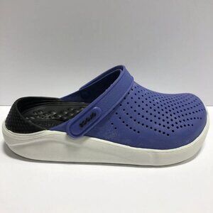 Crocs Women’s Literide Blue Clogs, Size 6M.